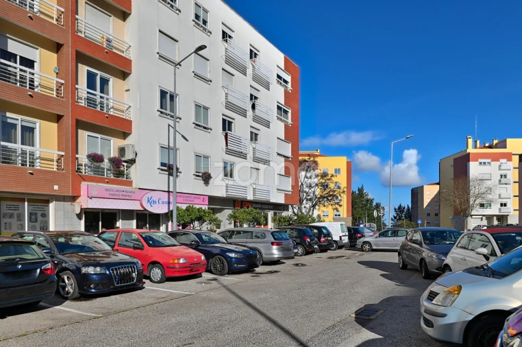 Negócio para Venda em Sacavém e Prior Velho Foto 15