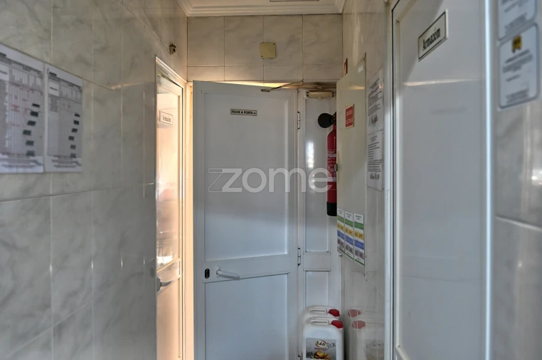 Negócio para Venda em Sacavém e Prior Velho Foto 19