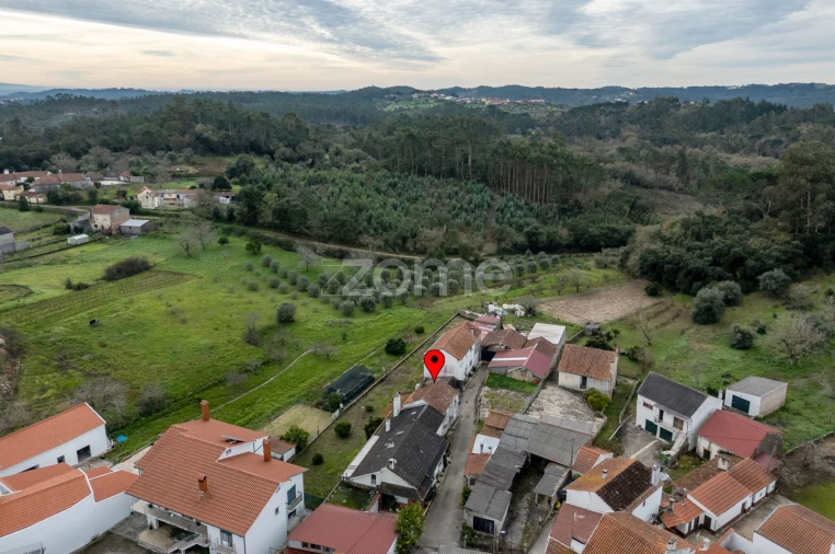 Moradia T1 para Venda em Gesteira e Brunhós Foto 3