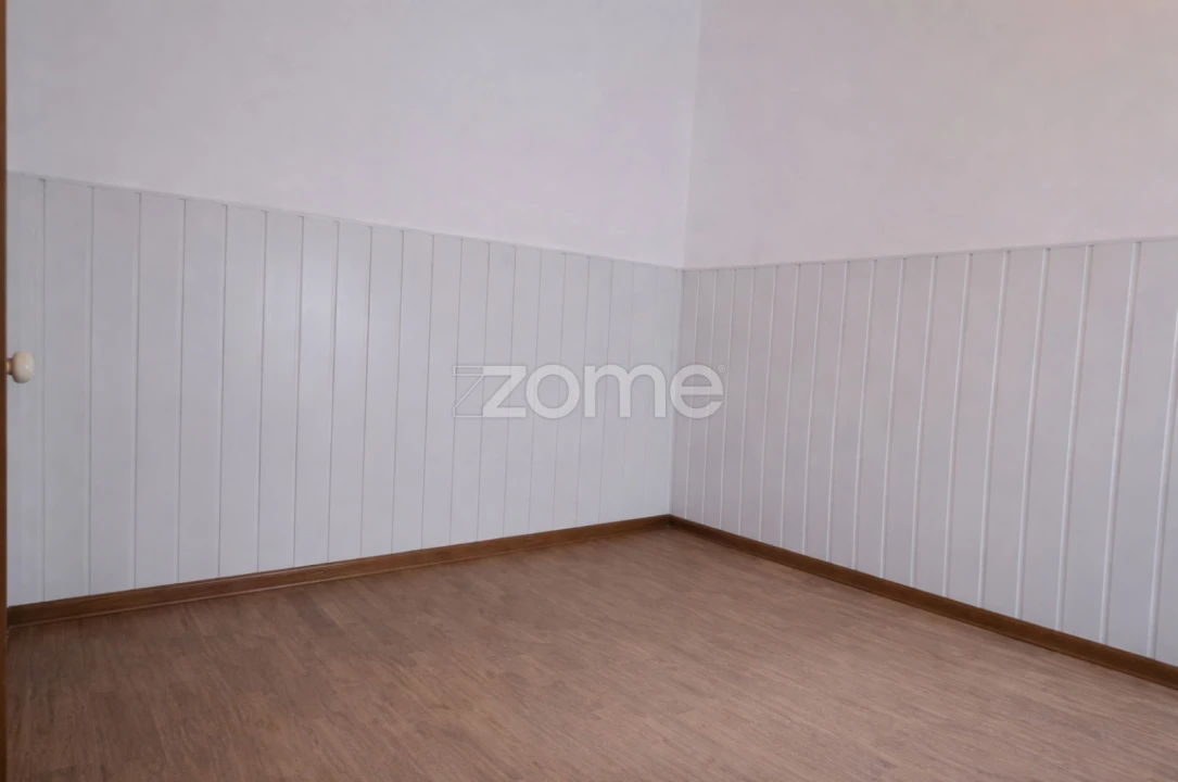 Moradia T3 para Venda em Almalagues Foto 5