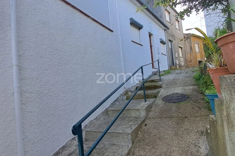 Moradia T3 para Venda em Almalagues Foto 5