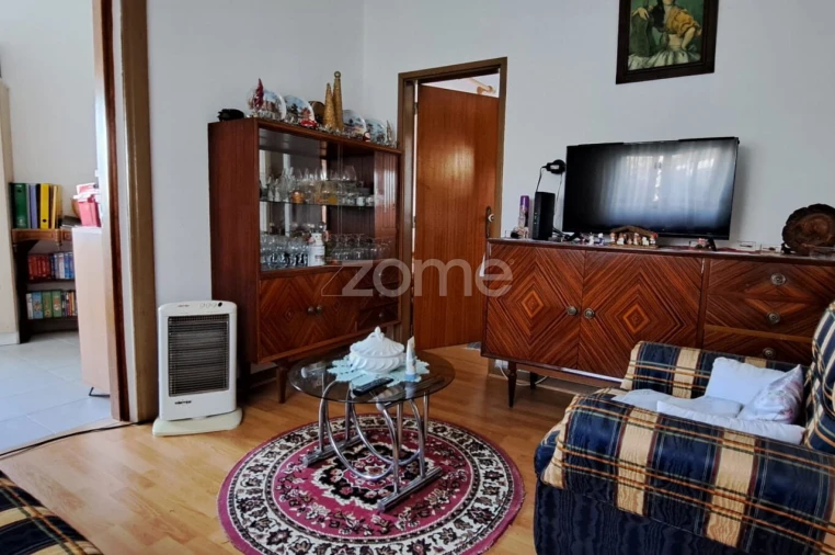 Moradia T3 para Venda em Almalagues Foto 8