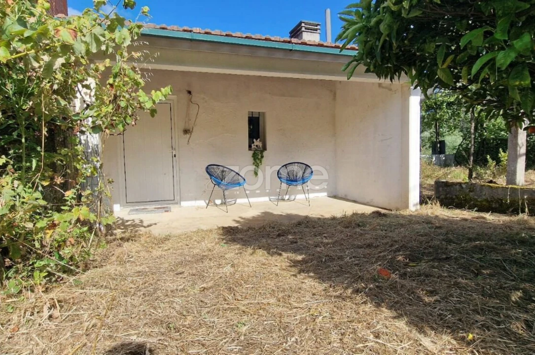 Moradia T1 para Venda em Santiago e São Simão de Litém e Albergaria dos Doze Foto 3