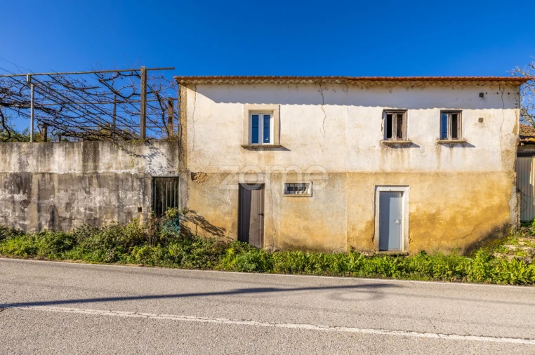 Moradia T1 para Venda em Santiago e São Simão de Litém e Albergaria dos Doze