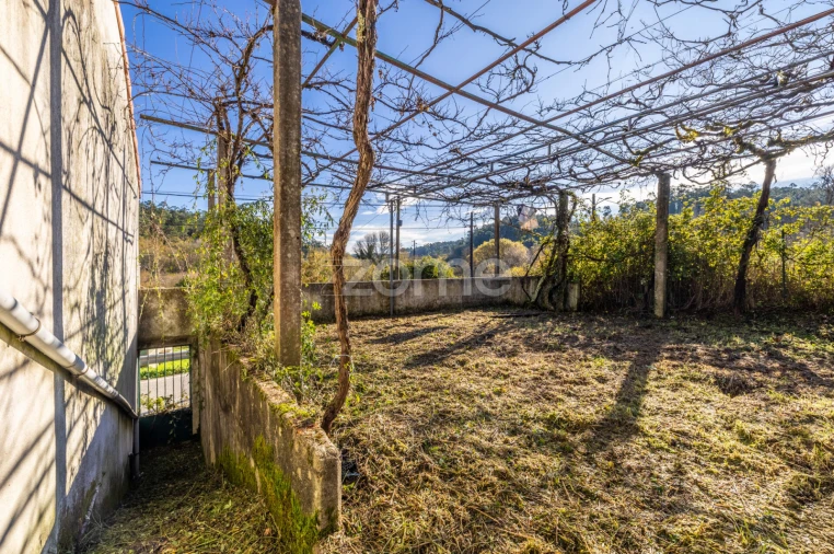 Moradia T1 para Venda em Santiago e São Simão de Litém e Albergaria dos Doze Foto 15