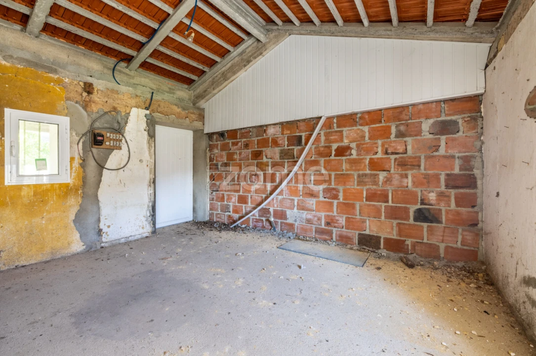 Moradia T1 para Venda em Santiago e São Simão de Litém e Albergaria dos Doze Foto 6