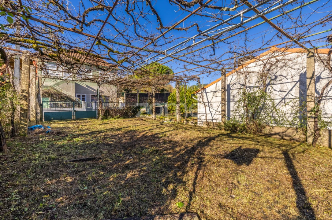 Moradia T1 para Venda em Santiago e São Simão de Litém e Albergaria dos Doze Foto 16