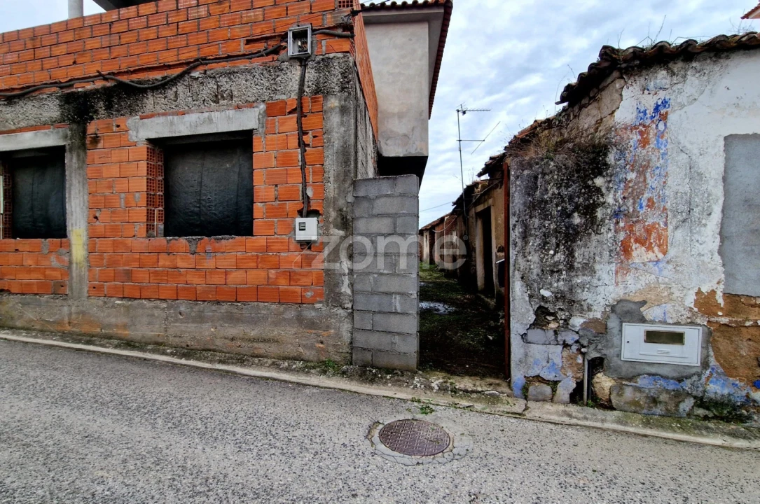 Moradia T4 para Venda em Torres Novas (São Pedro), Lapas e Ribeira Branca Foto 2
