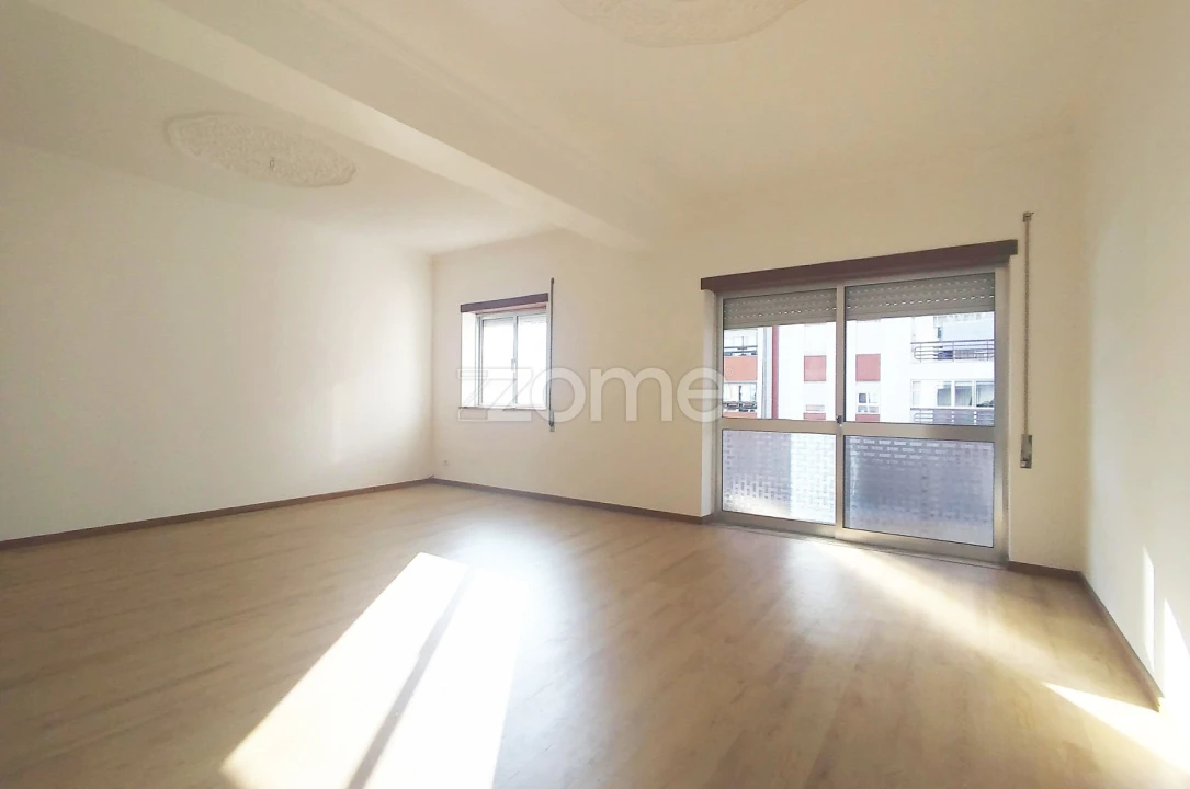 Apartamento T3 para Venda em Santa Clara e Castelo Viegas Foto 3