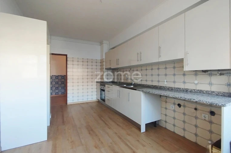 Apartamento T3 para Venda em Santa Clara e Castelo Viegas Foto 5