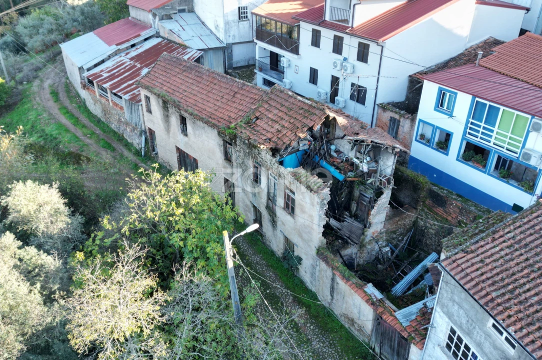 Moradia T4 para Venda em Arganil Foto 2