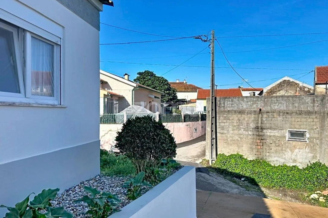 Moradia T3 para Venda em Tavarede Foto 8