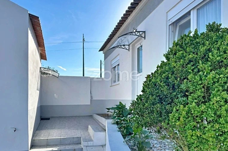 Moradia T3 para Venda em Tavarede Foto 4