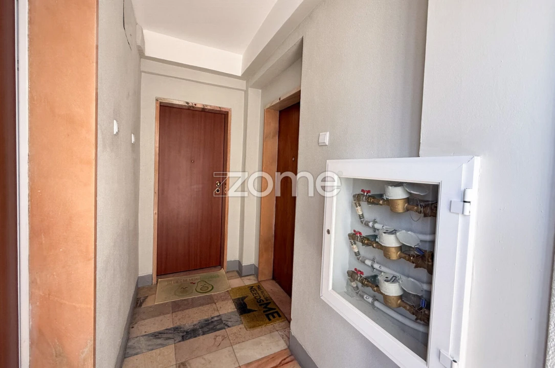 Apartamento T1 para Arrendamento em Venteira Foto 9
