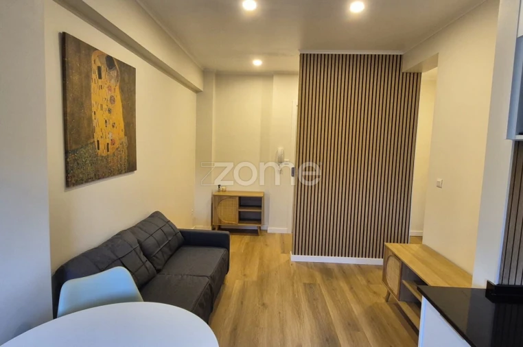 Apartamento T1 para Arrendamento em Venteira Foto 12