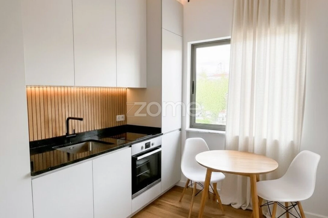 Apartamento T1 para Arrendamento em Venteira Foto 5