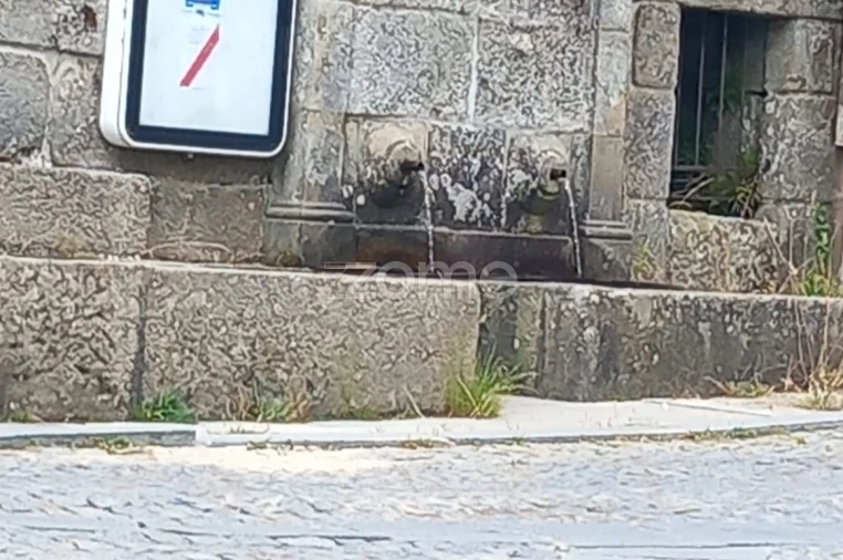 Moradia T2 para Venda em Gosende Foto 5