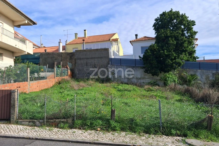 Terreno para Venda em Pontinha e Famões Foto 9