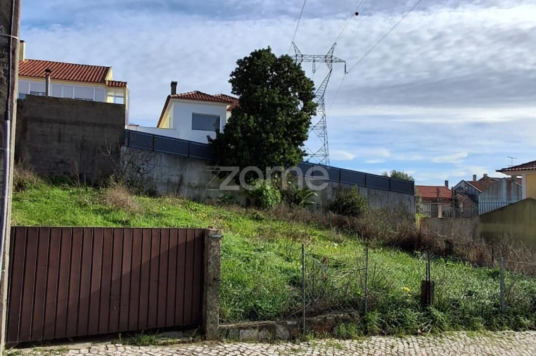 Terreno para Venda em Pontinha e Famões Foto 14