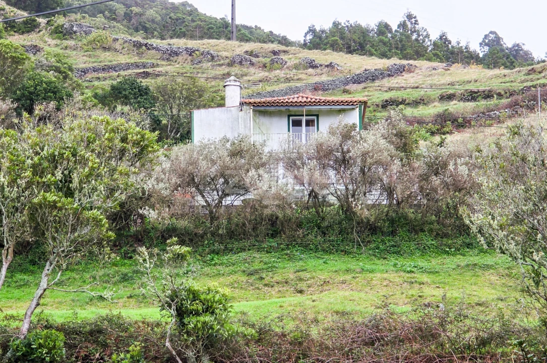 Moradia T2 para Venda em Santo Espirito Foto 26