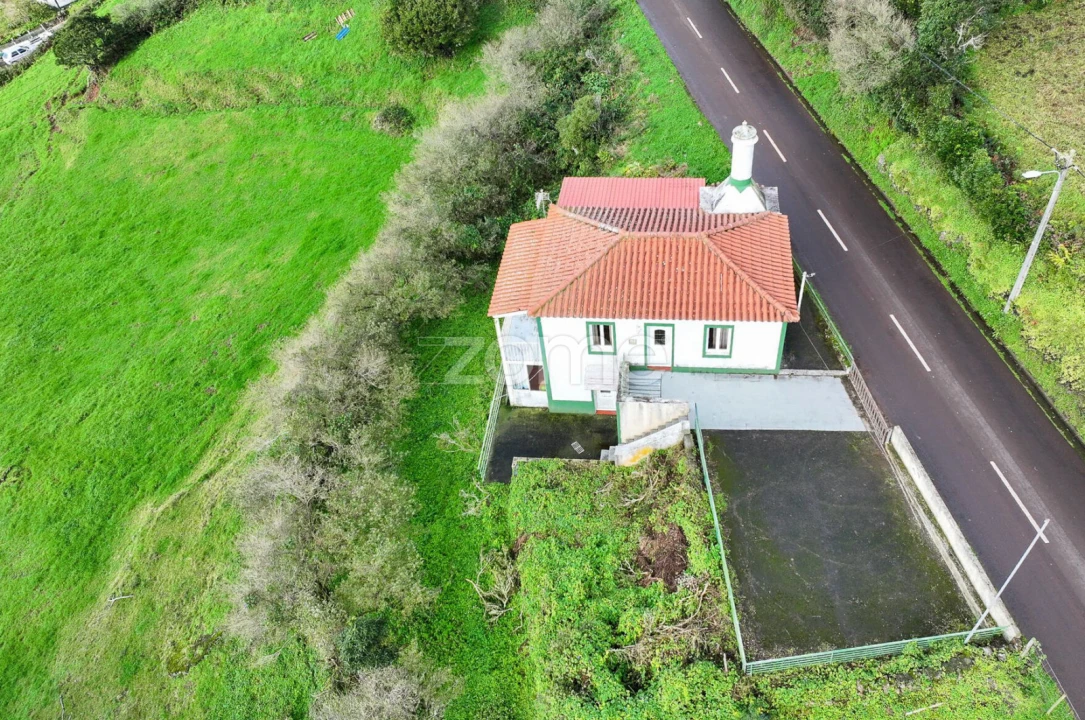 Moradia T2 para Venda em Santo Espirito Foto 31