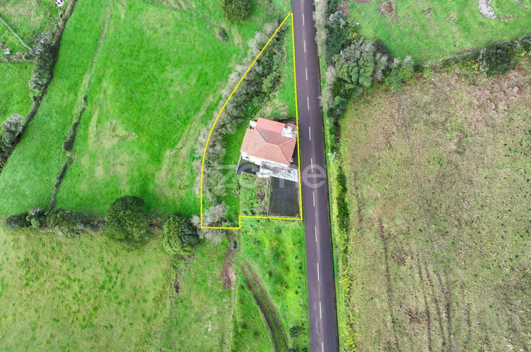 Moradia T2 para Venda em Santo Espirito Foto 32