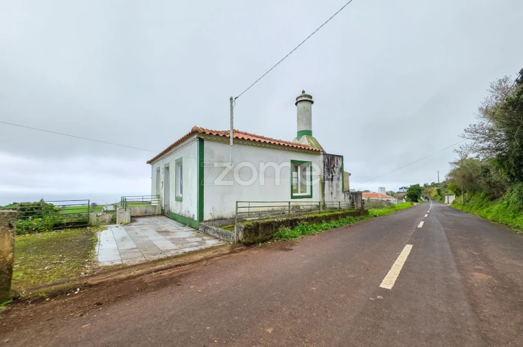 Moradia T2 para Venda em Santo Espirito Foto 30