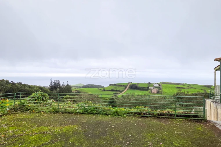 Moradia T2 para Venda em Santo Espirito Foto 5