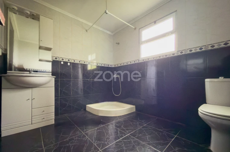 Moradia T2 para Venda em Santo Espirito Foto 20