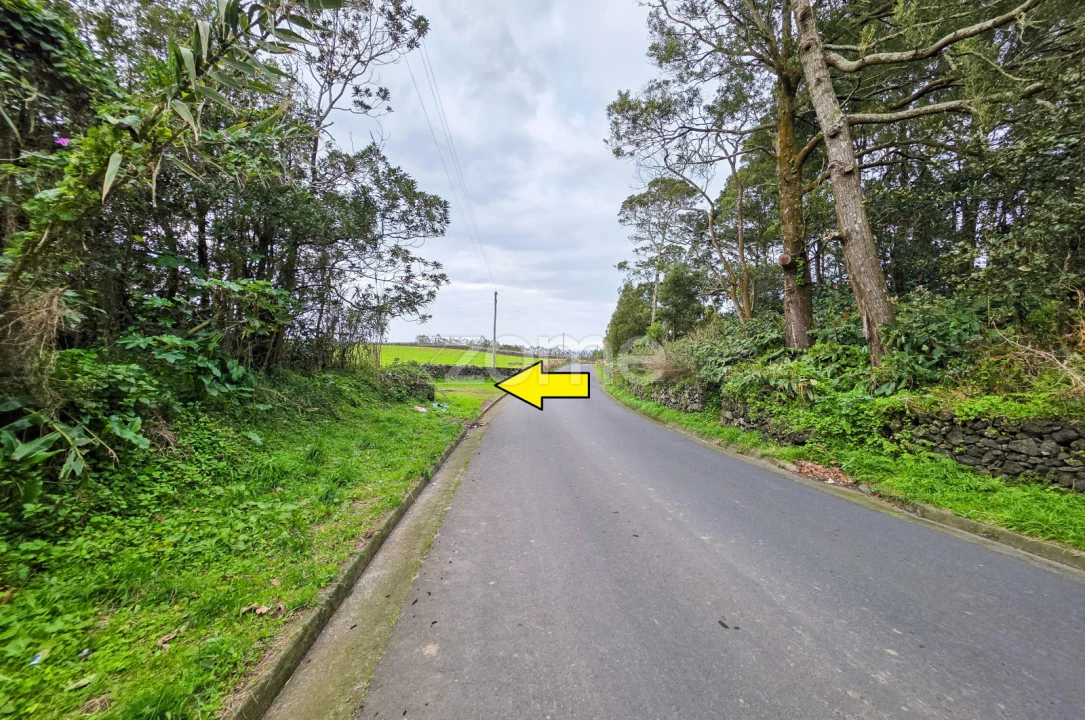 Terreno para Venda em Rabo de Peixe Foto 4