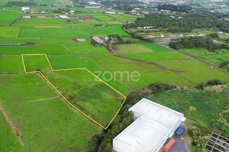 Terreno para Venda em Rabo de Peixe Foto 14