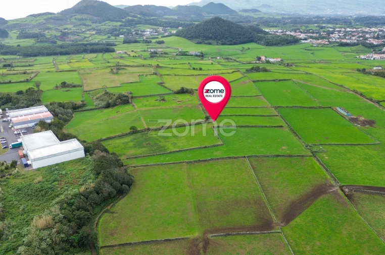 Terreno para Venda em Rabo de Peixe Foto 16