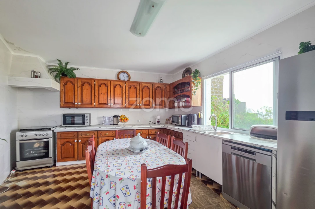 Moradia T4 para Venda em Lagoa (Santa Cruz) Foto 10