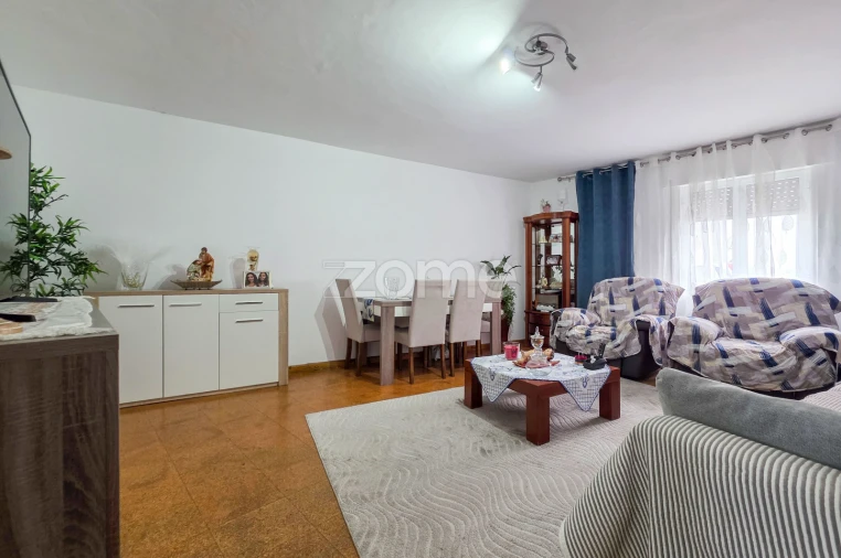 Moradia T4 para Venda em Lagoa (Santa Cruz) Foto 5