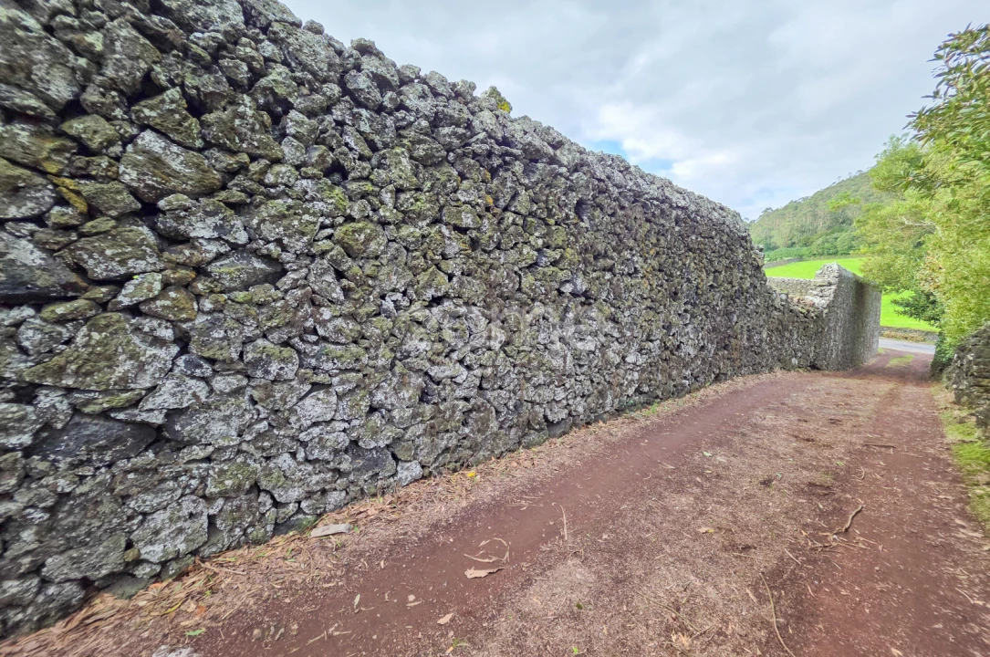 Terreno para Venda em Pico da Pedra Foto 12