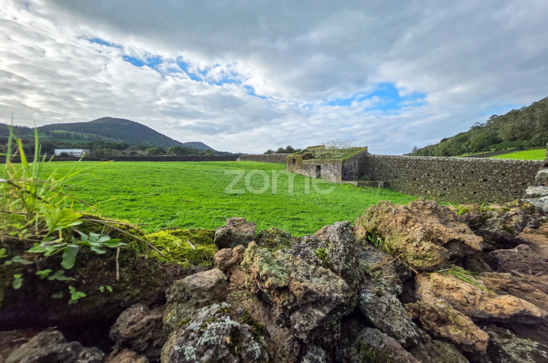 Terreno para Venda em Pico da Pedra Foto 15