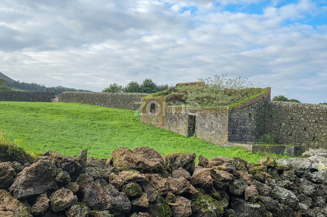 Terreno para Venda em Pico da Pedra Foto 16