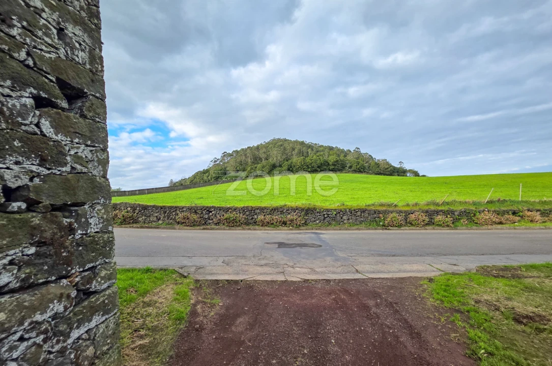 Terreno para Venda em Pico da Pedra Foto 13