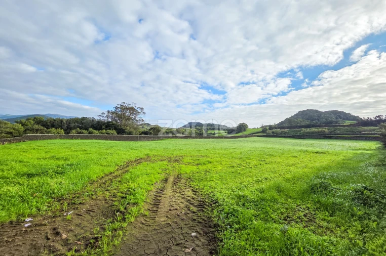 Terreno para Venda em Pico da Pedra Foto 5