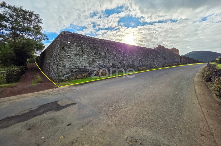 Terreno para Venda em Pico da Pedra Foto 2