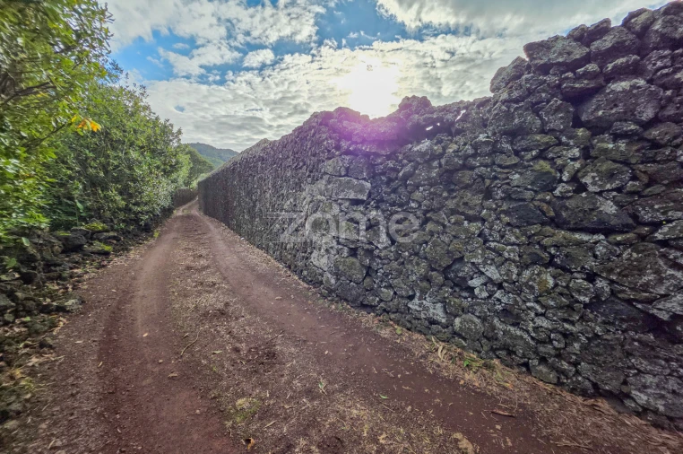 Terreno para Venda em Pico da Pedra Foto 11