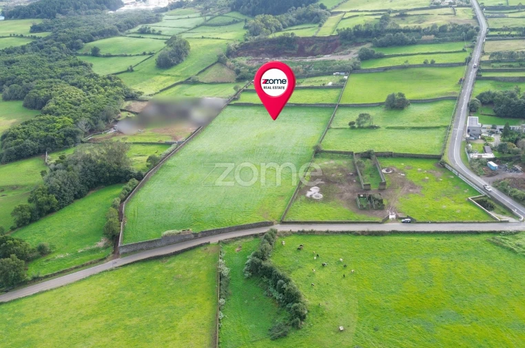 Terreno para Venda em Pico da Pedra Foto 17