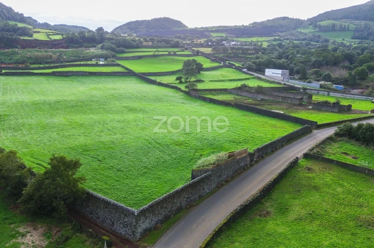 Terreno para Venda em Pico da Pedra Foto 9