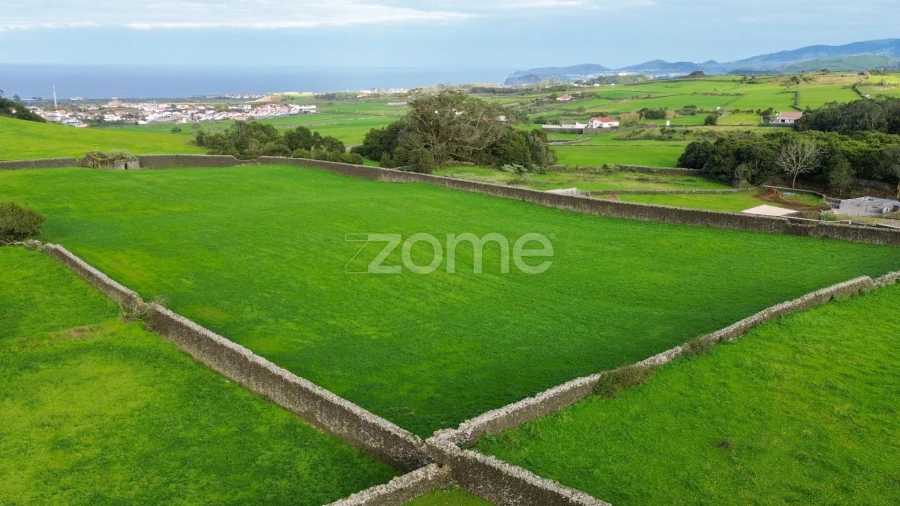 Terreno para Venda em Pico da Pedra