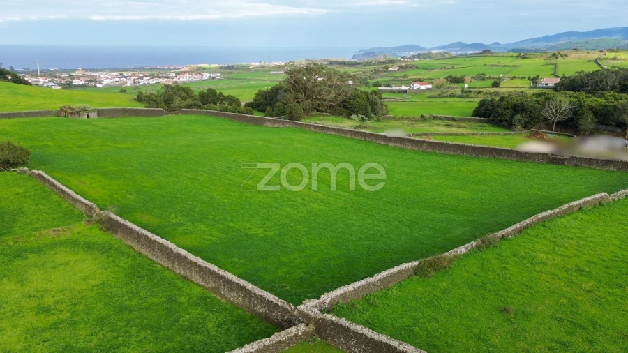 Terreno para Venda em Pico da Pedra