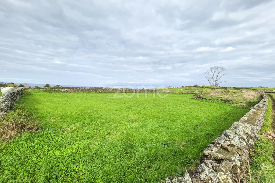 Terreno para Venda em Rabo de Peixe Foto 6