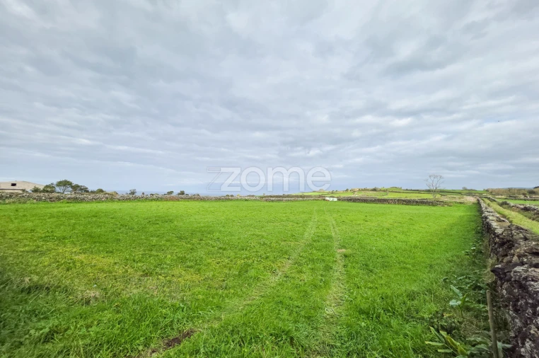 Terreno para Venda em Rabo de Peixe Foto 4