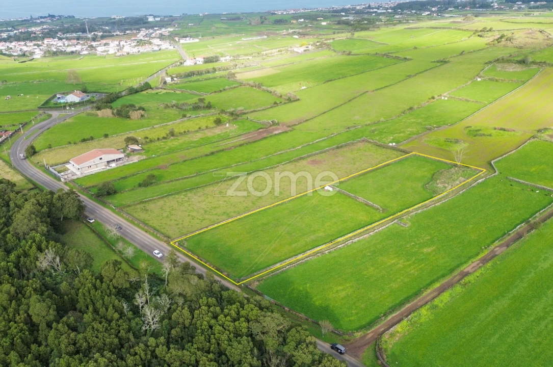 Terreno para Venda em Rabo de Peixe Foto 8