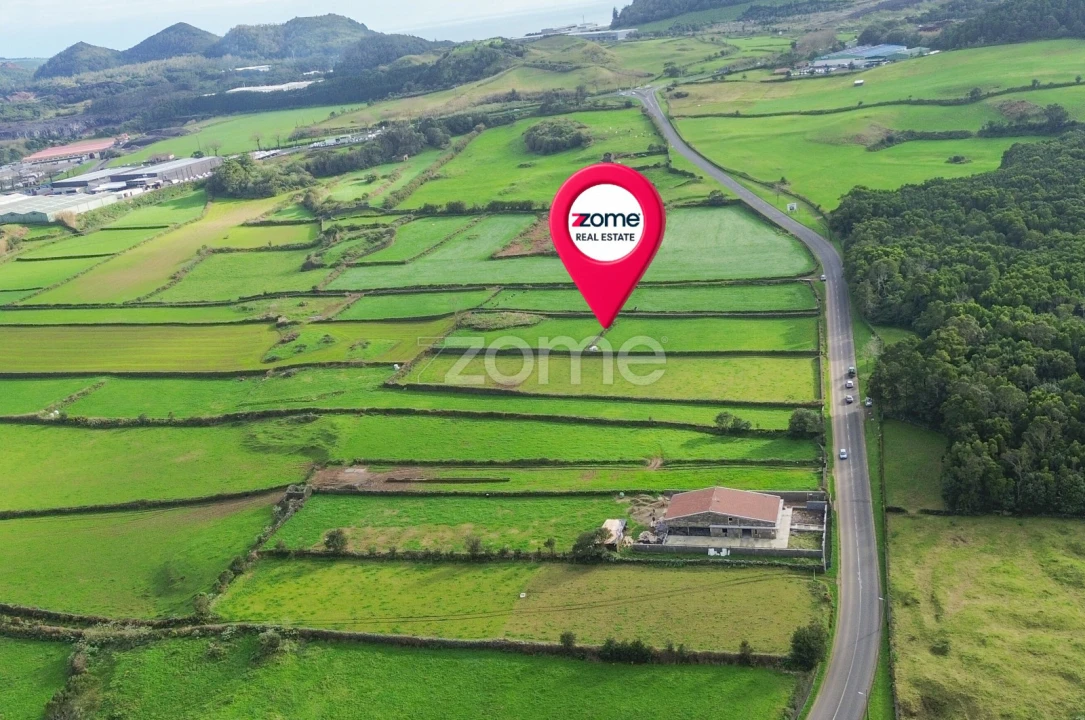 Terreno para Venda em Rabo de Peixe Foto 10
