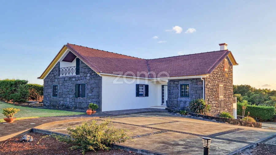 Moradia T5 para Venda em Candelaria